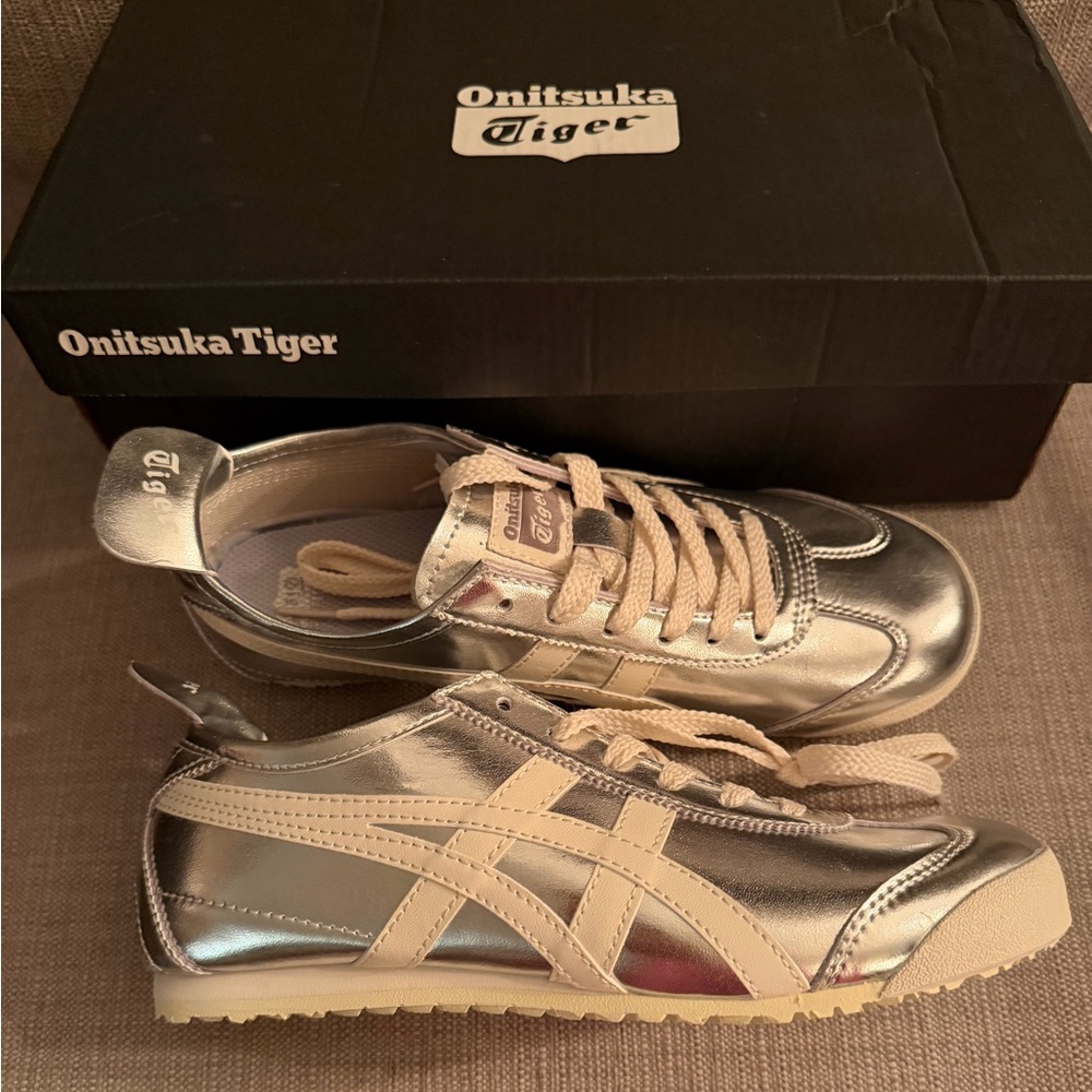 ASICS Onitsuka Tiger Silver Women's Running Shoes Mexico 66